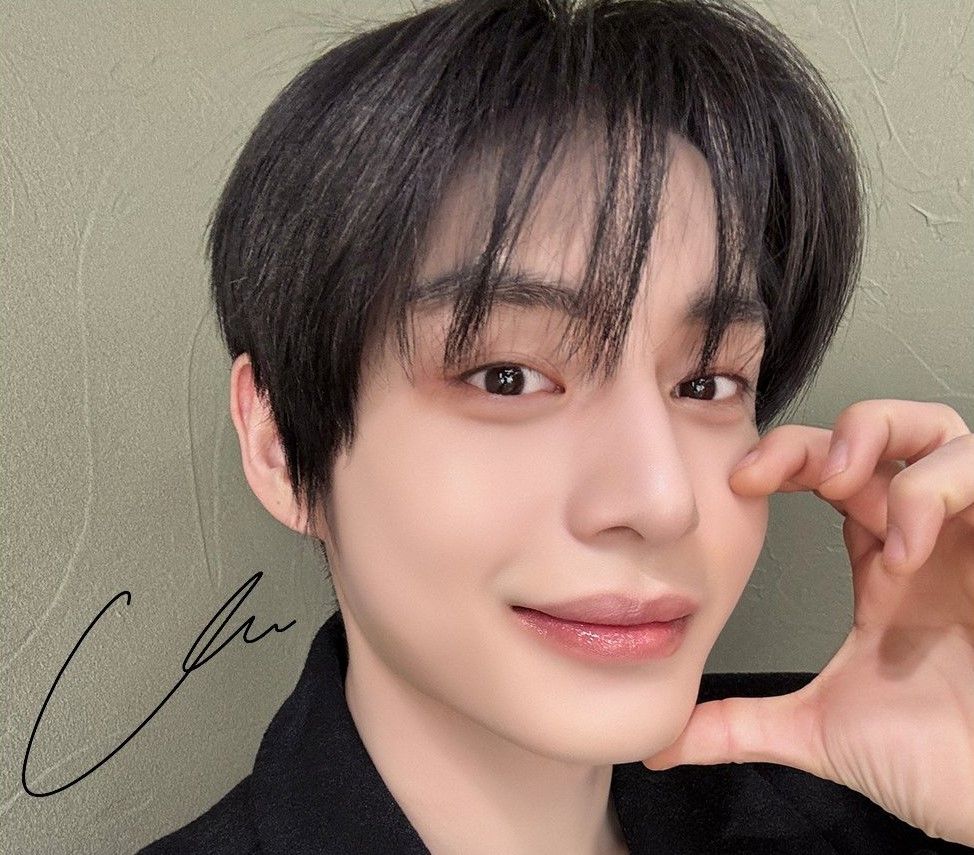 Recent activity shot of Kim Jiwoong (ZEROBASEONE)