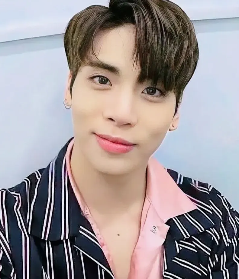 Latest photo of Jonghyun (SHINee)