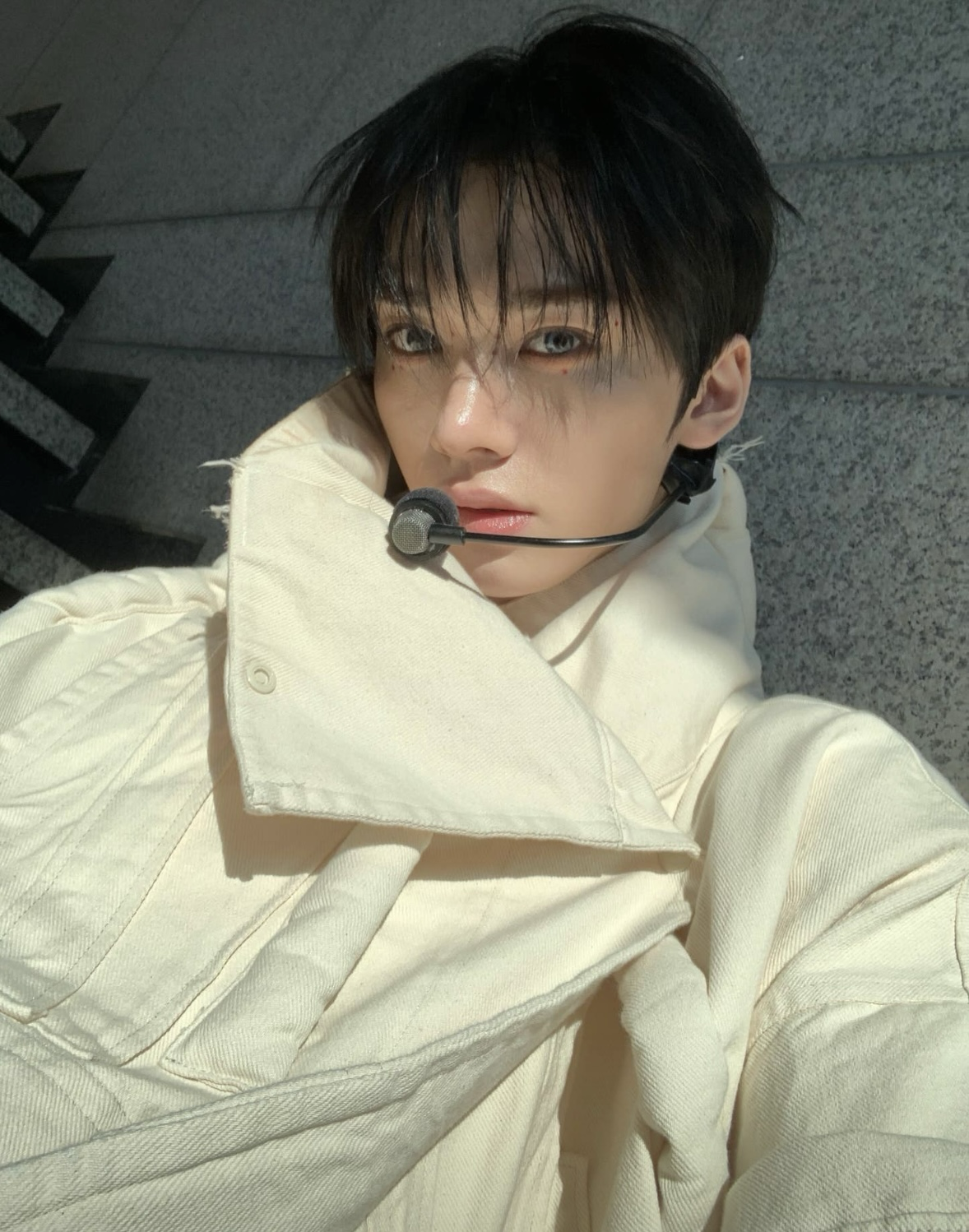 Behind-the-scenes cut of Jinbeom (WHIB)