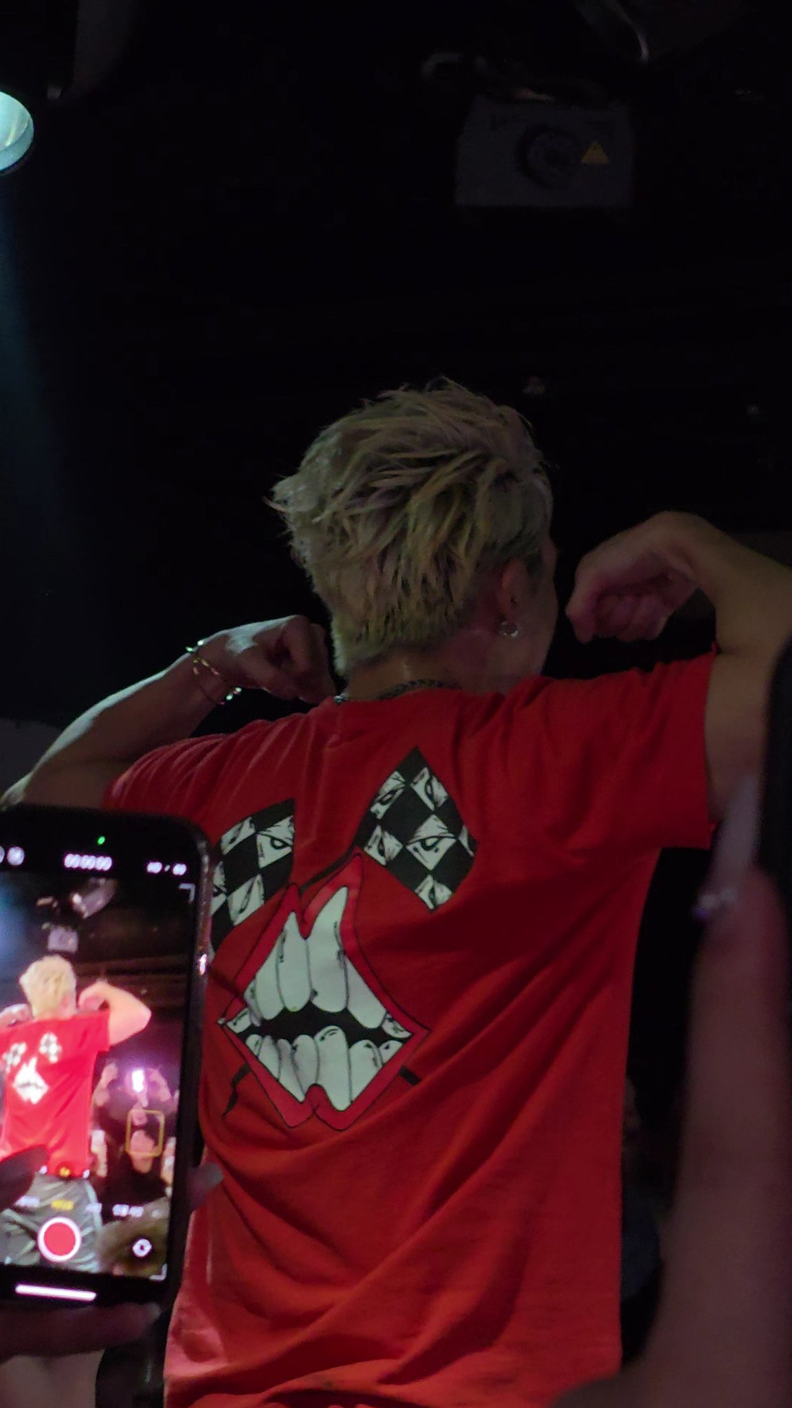 A heartfelt wallpaper shared by BOBBY (iKON)'s fans