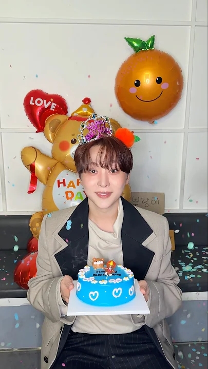 A heartfelt wallpaper shared by Seungkwan (SEVENTEEN)'s fans