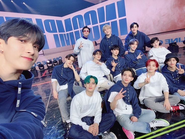 Foto aktivitas terbaru SEVENTEEN