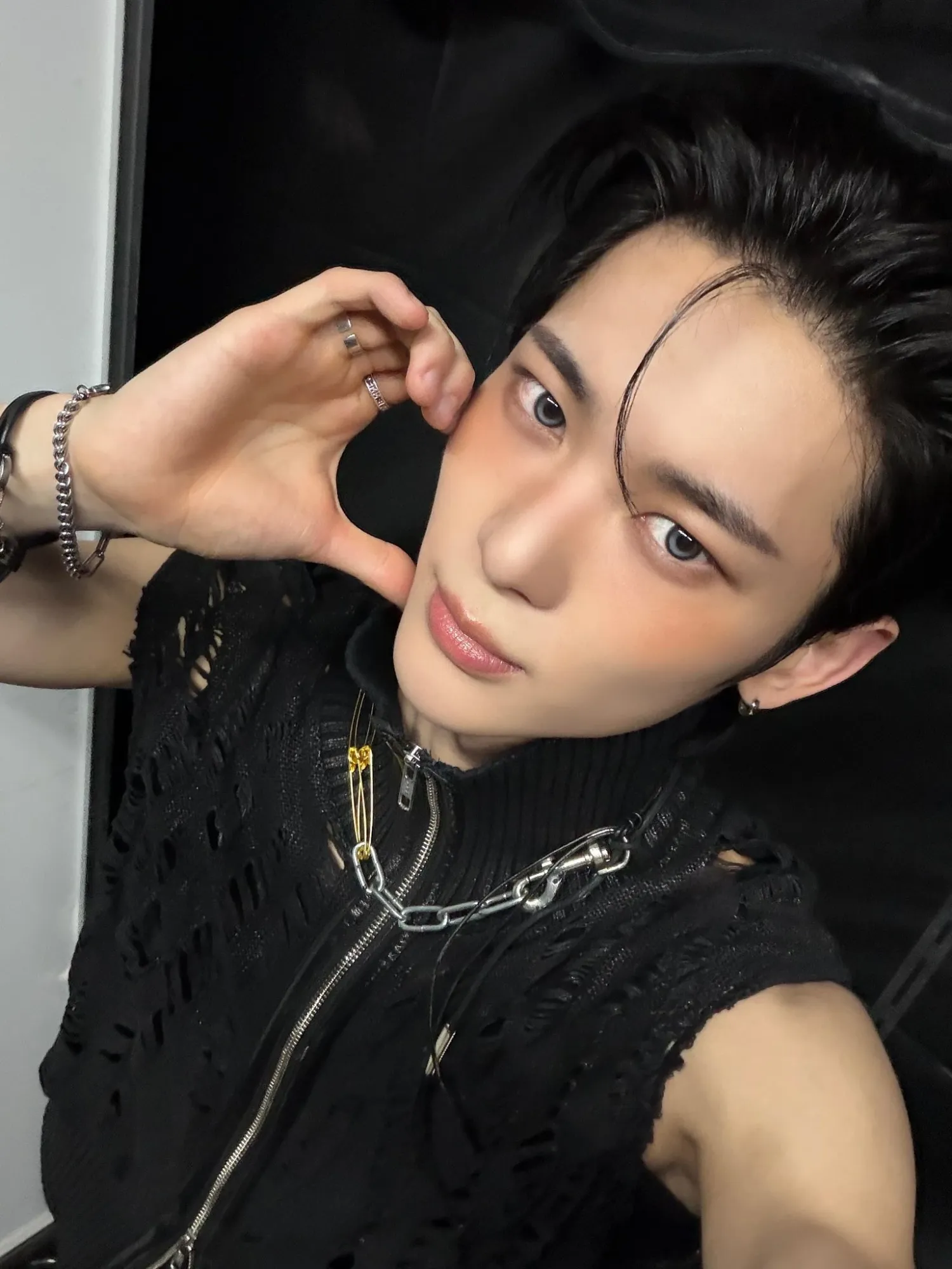 Behind-the-scenes cut of Siyun (NOWZ)
