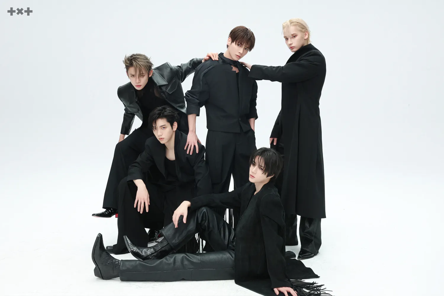 투모로우바이투게더 최근 활동샷