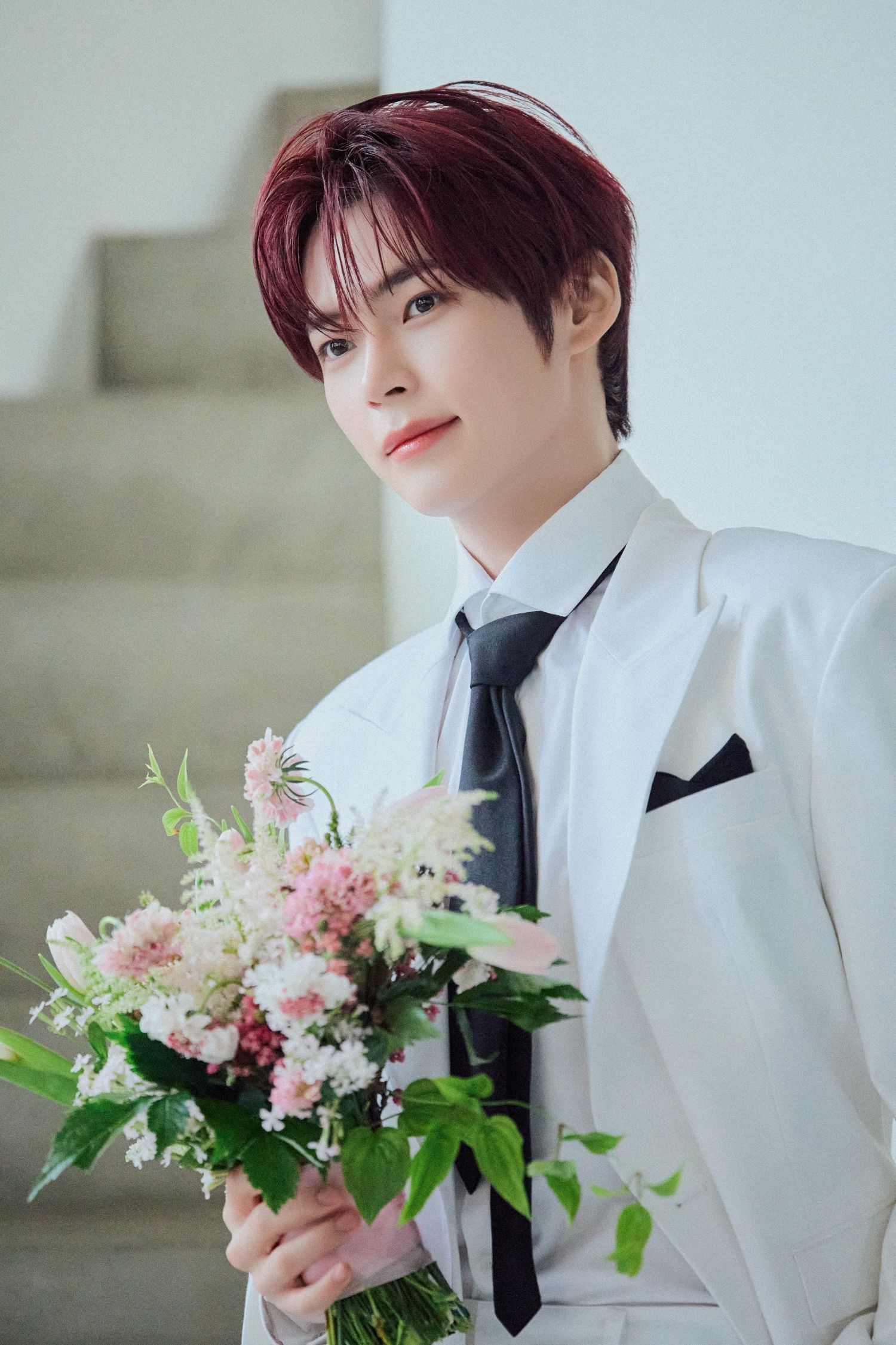 Behind-the-scenes cut of Sung Hanbin (ZEROBASEONE)