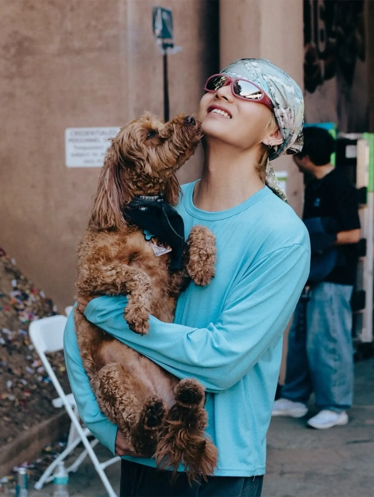 Behind-the-scenes cut of V (BTS)