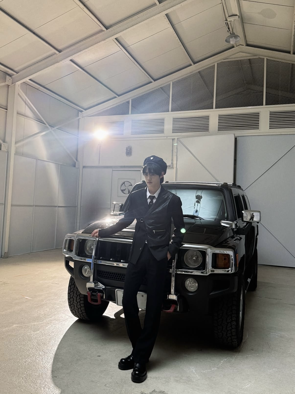 Behind-the-scenes cut of Kim Gyuvin (ZEROBASEONE)