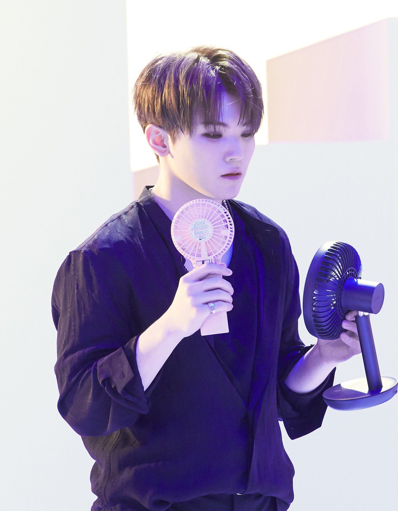 Woozi (SEVENTEEN)的最新活動照片