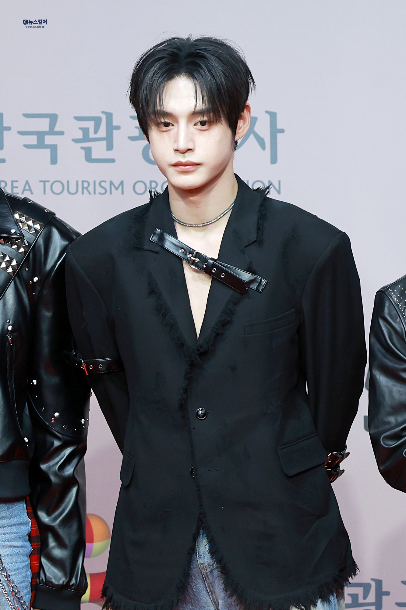 Behind-the-scenes cut of Kim Jiwoong (ZEROBASEONE)