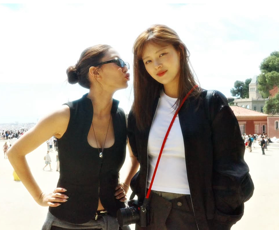Recent activity shot of Jihyo (TWICE)