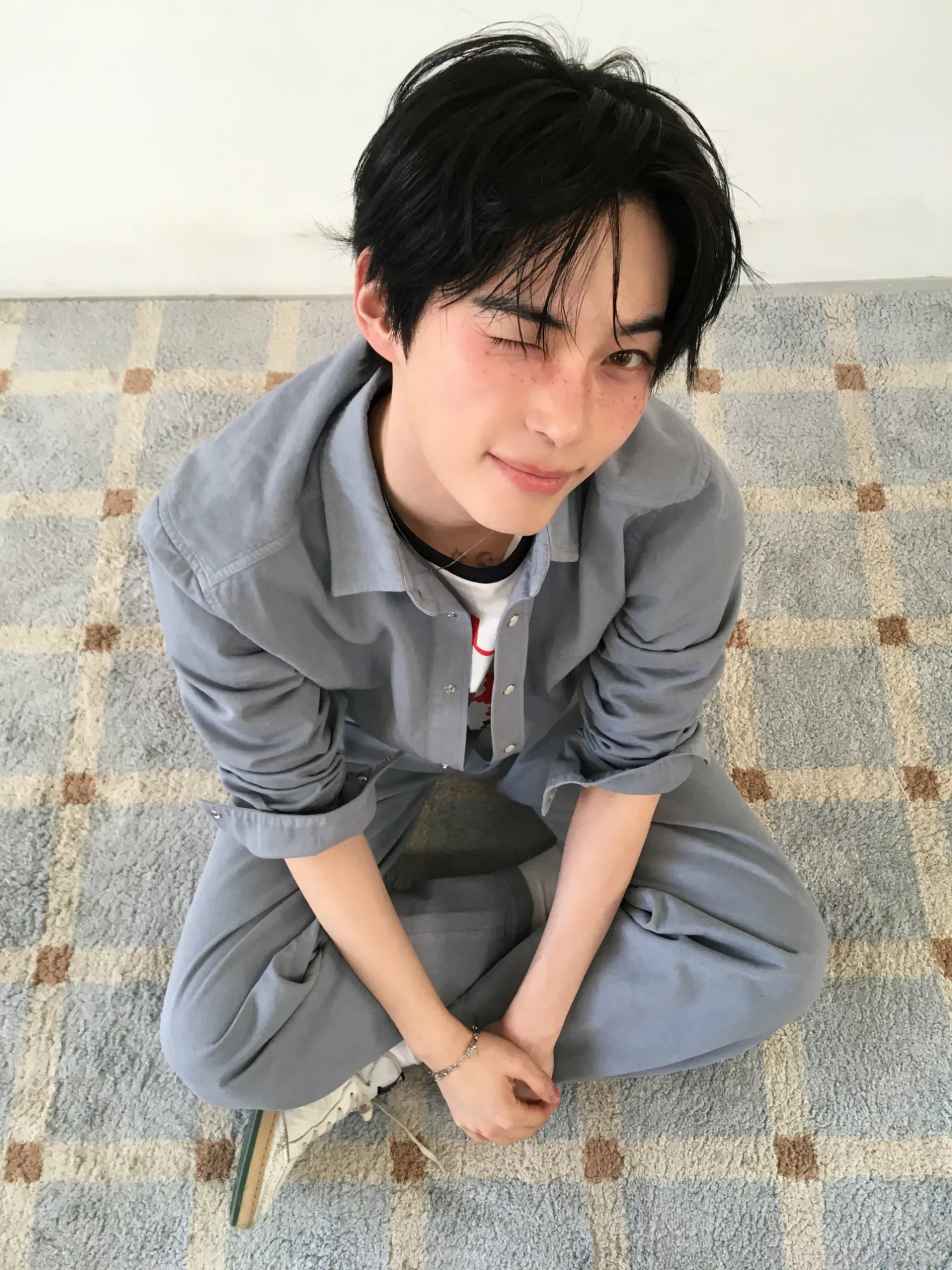 Foto aktivitas terbaru Sung Hanbin (ZEROBASEONE)