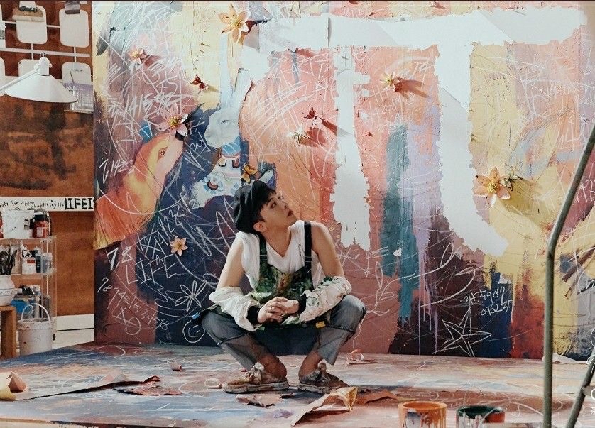 Recent activity shot of G-DRAGON (BIGBANG)