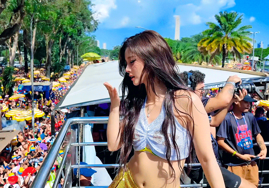 雪允 (NMIXX)的最新活動照片