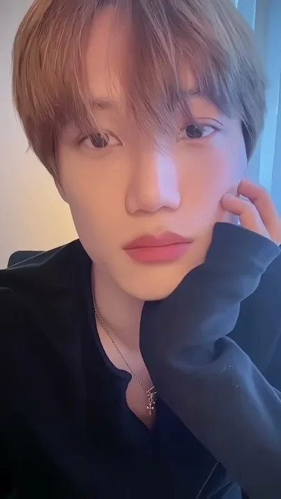 Foto aktivitas terbaru Kai (EXO)