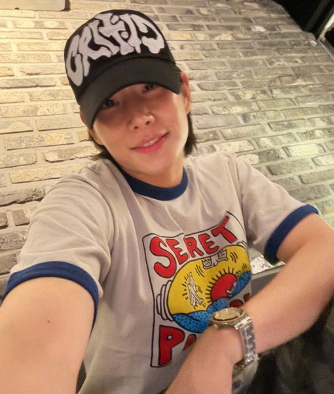 A moment captured by MJ (ASTRO)'s fan