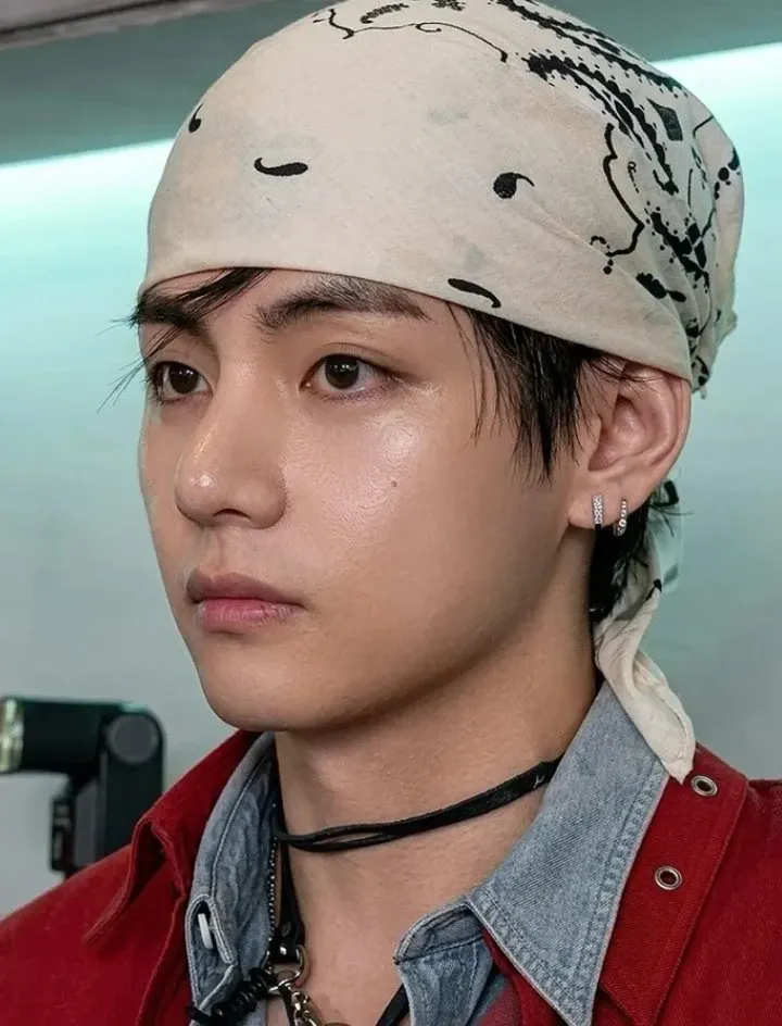 Latest photo of V (BTS)
