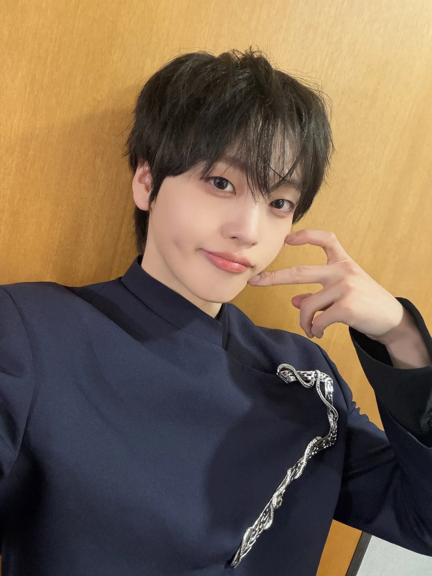 Latest photo of Hyeongjun (CRAVITY)