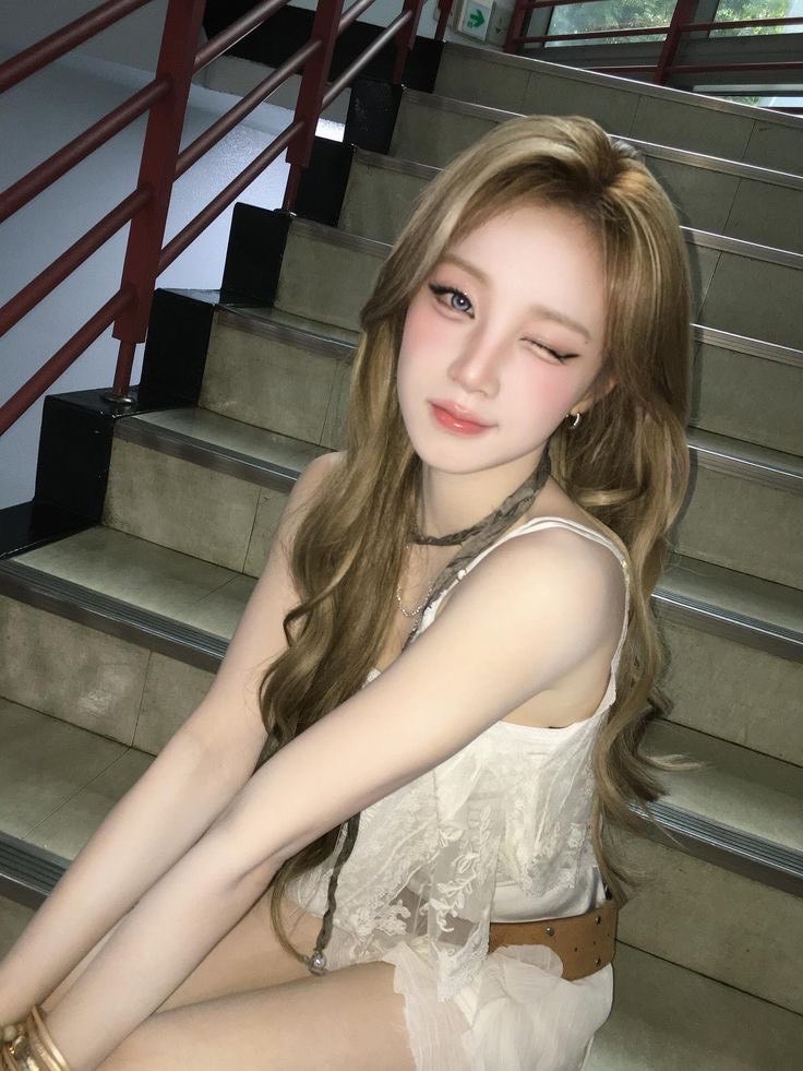 Latest photo of Yuqi (i-dle)