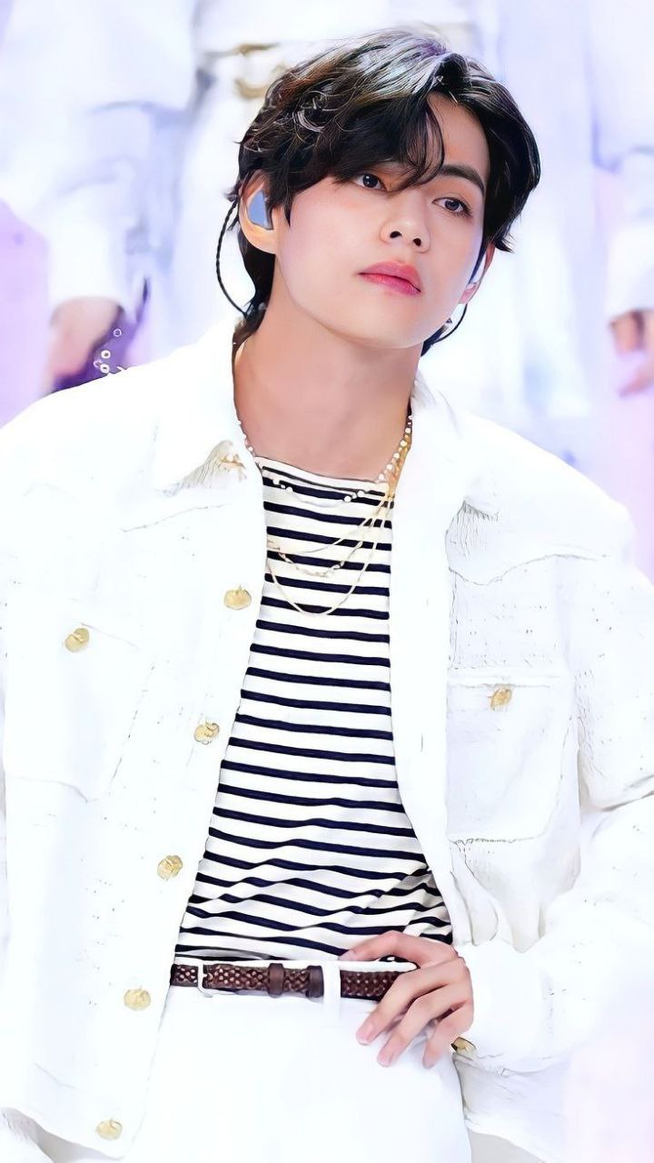 뷔 (방탄소년단)의 최신 사진