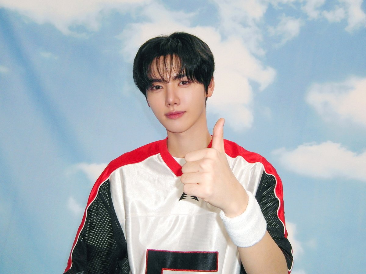 Latest photo of CRAVITY