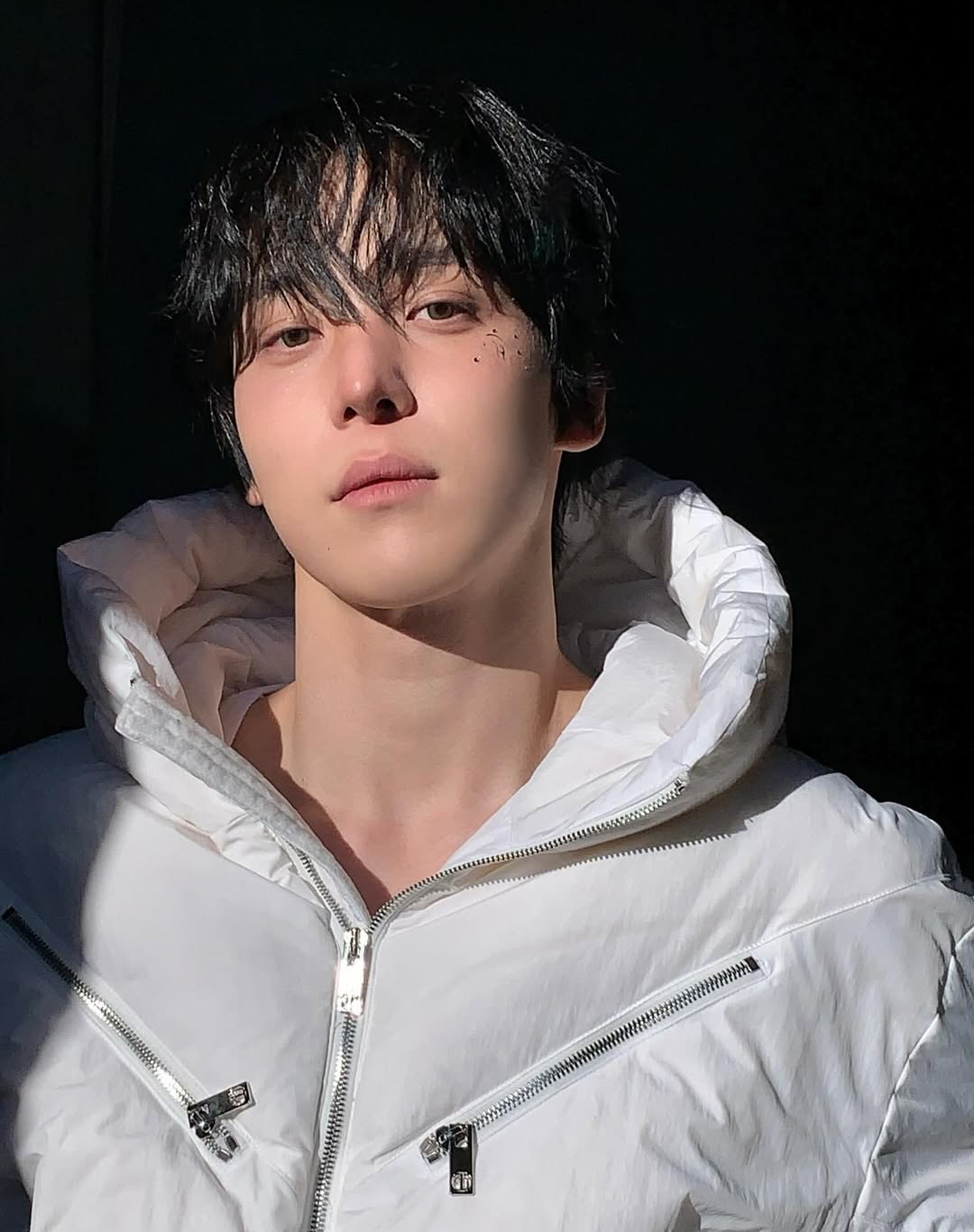 Behind-the-scenes cut of Yunho (ATEEZ)