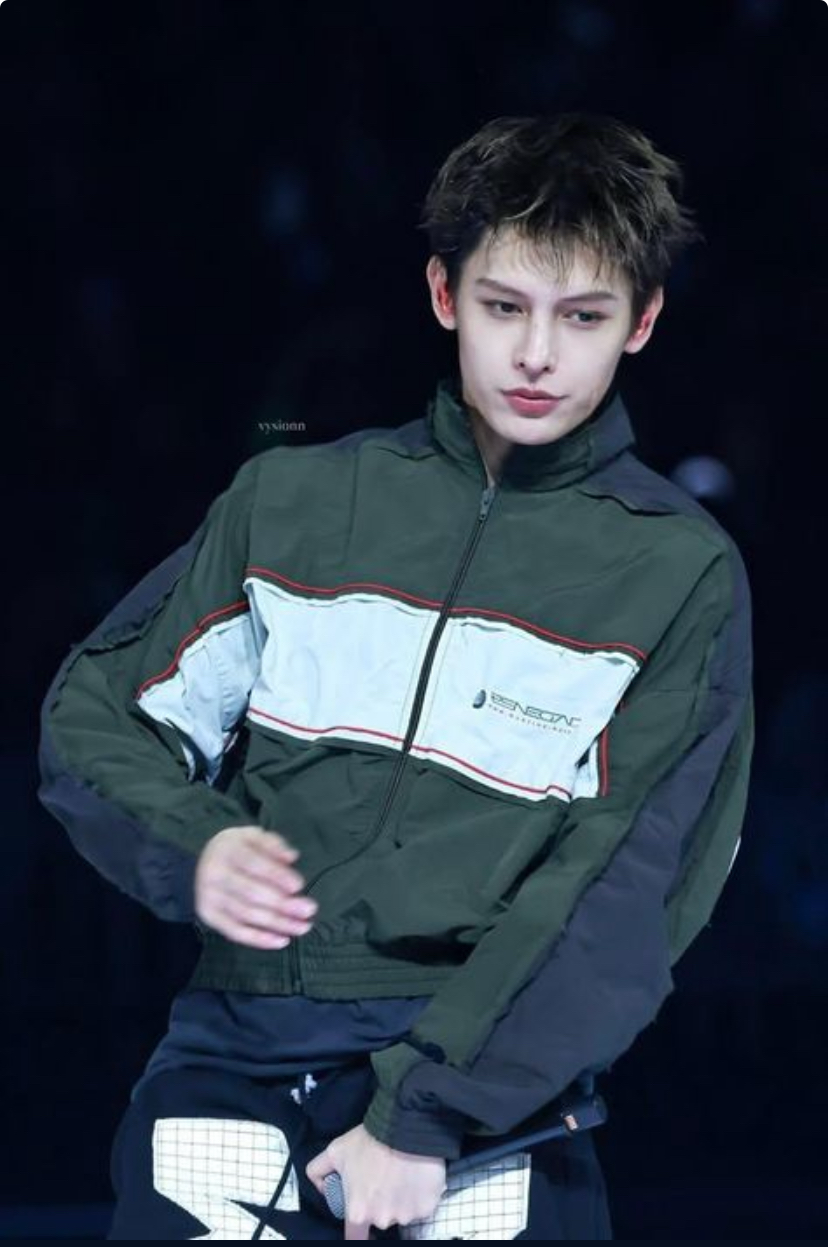 A moment captured by James (CORTIS)'s fan