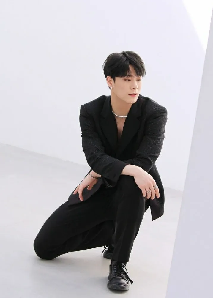 Latest photo of Moonbin (ASTRO)