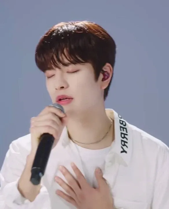 Latest photo of Seungmin (Stray Kids)