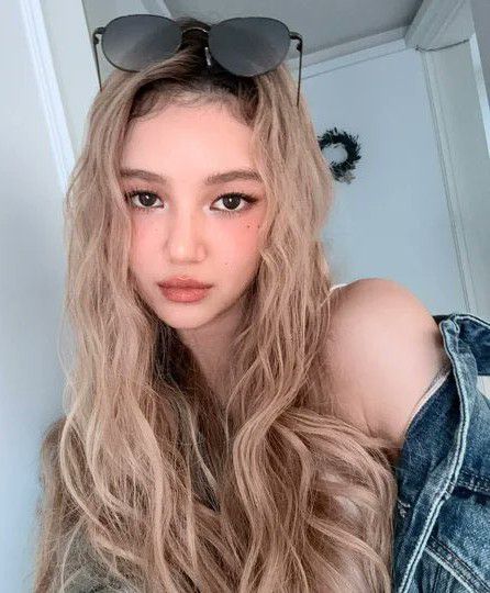 Behind-the-scenes cut of DANIELLE (NewJeans)