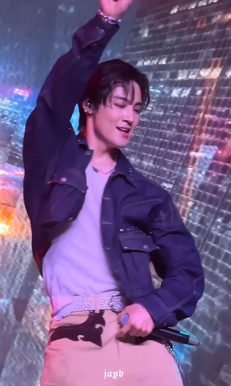 Behind-the-scenes cut of JAY B (GOT7)