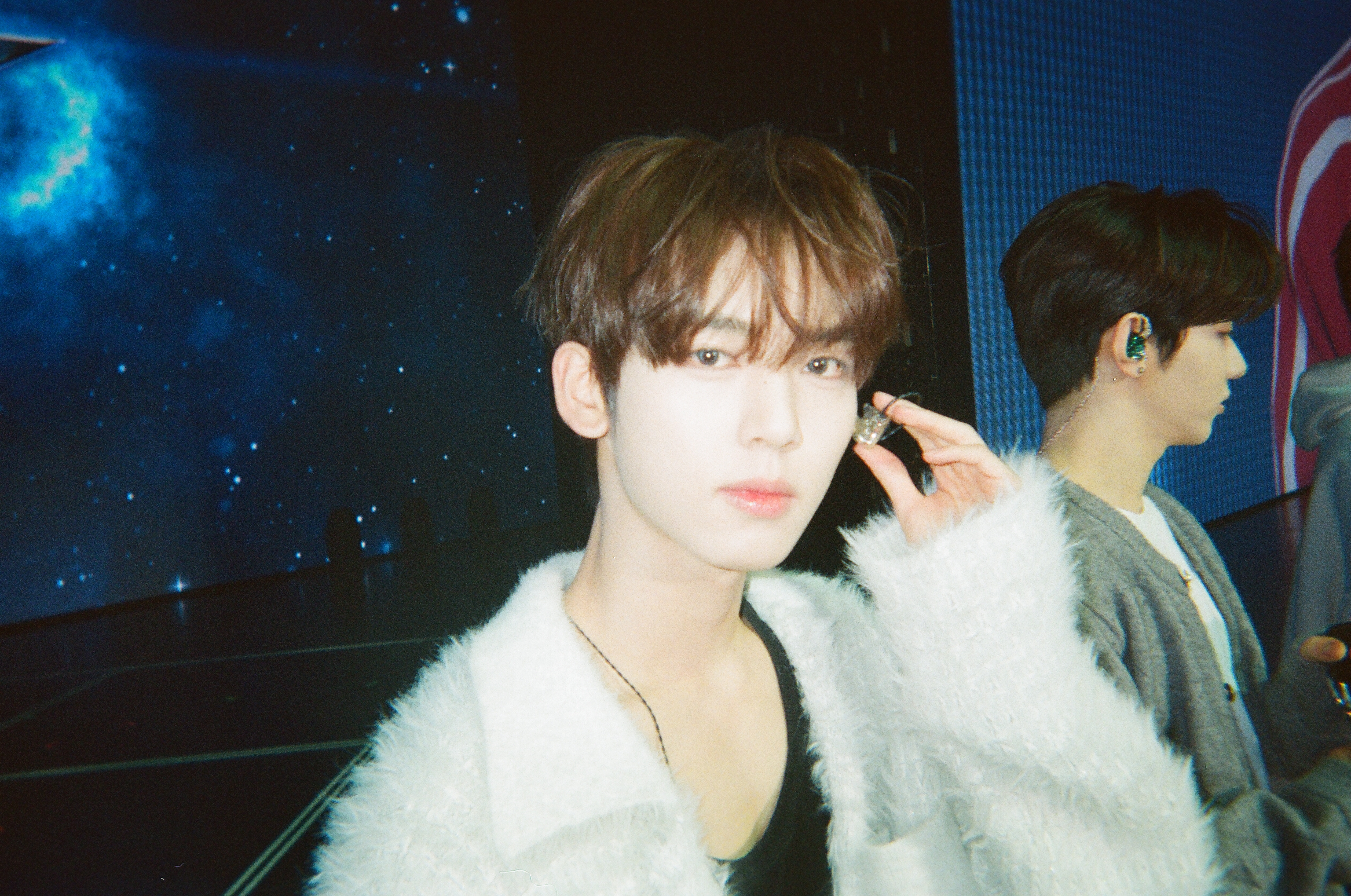 Behind-the-scenes cut of Han Yujin (ZEROBASEONE)