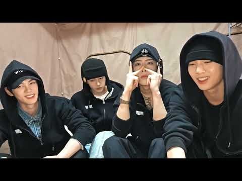 Foto aktivitas terbaru TWICE