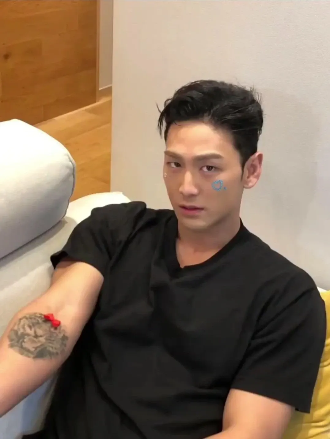 Behind-the-scenes cut of Baekho