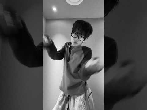 Recent activity shot of Hyeongjun (CRAVITY)
