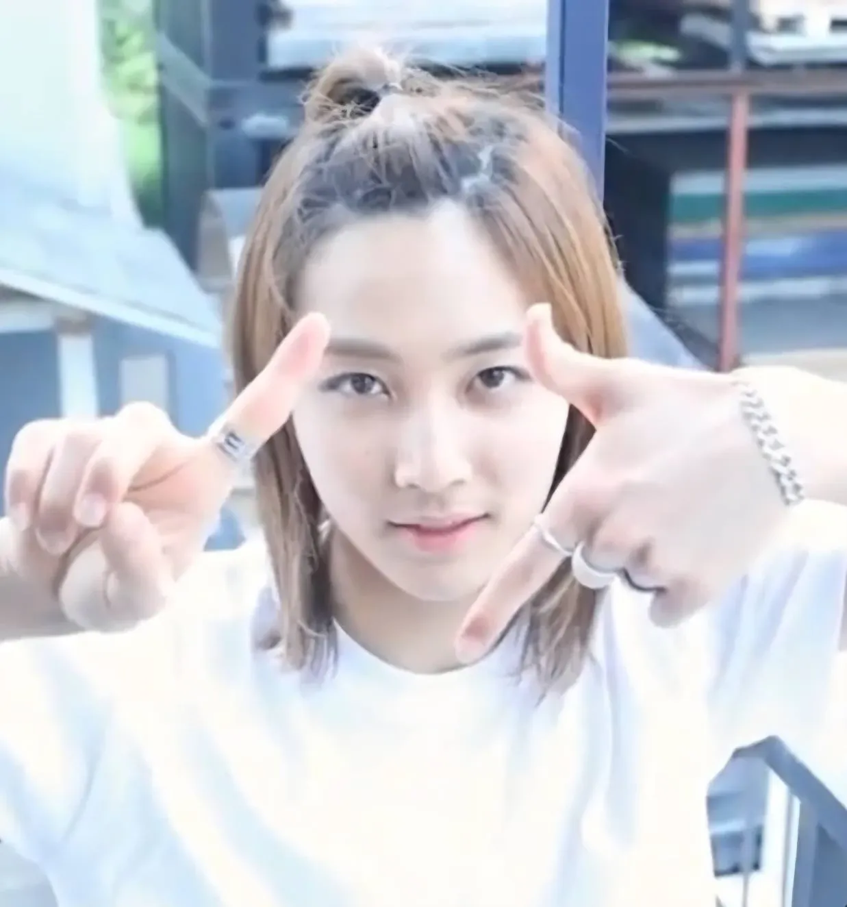 Recent activity shot of Jeonghan (SEVENTEEN)
