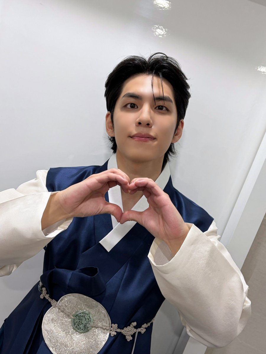 Latest photo of DAY6