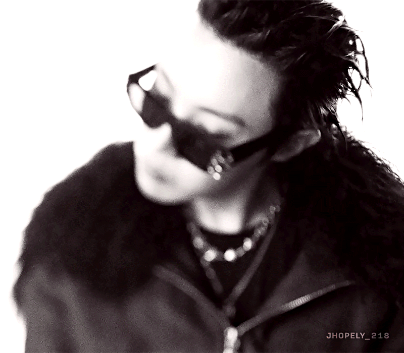 Foto terbaru j-hope (BTS)