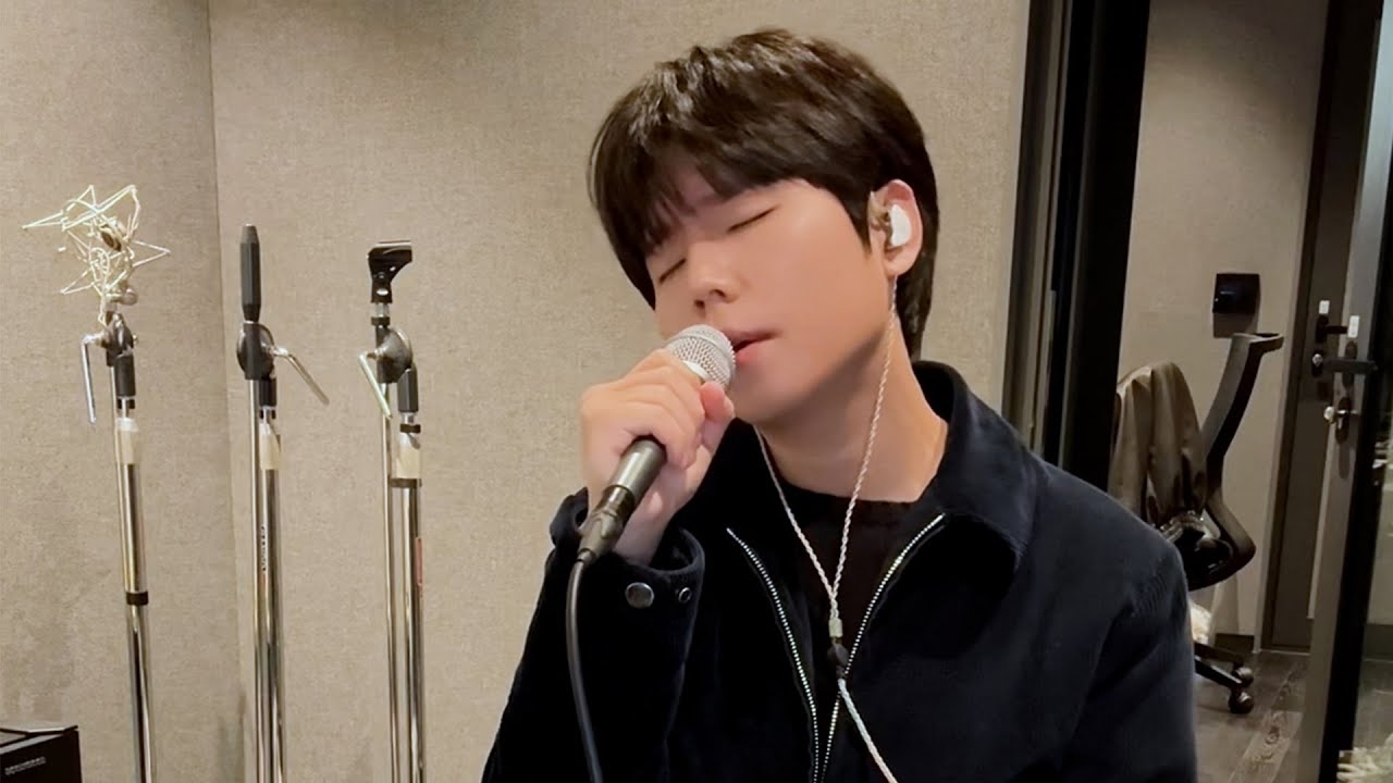 A moment captured by Jung Seunghwan's fan