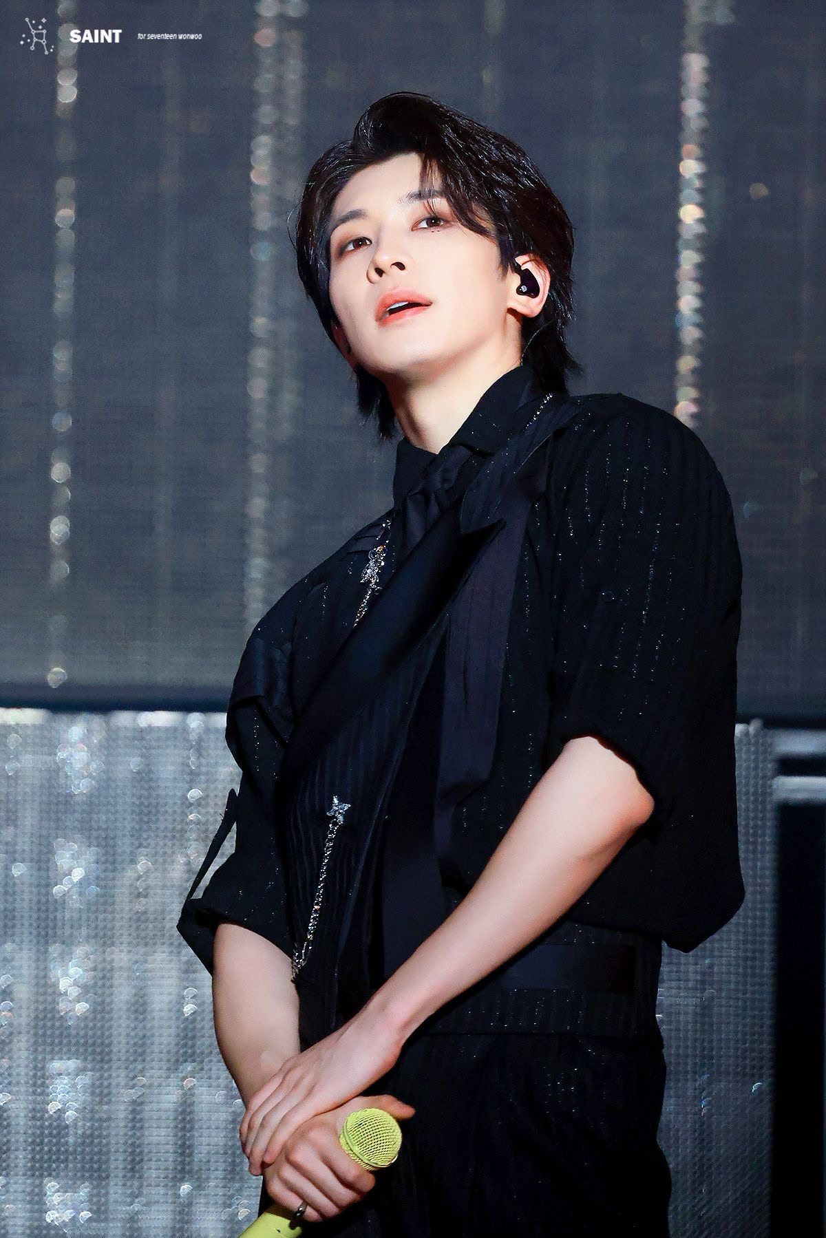 원우 (세븐틴)의 최신 사진