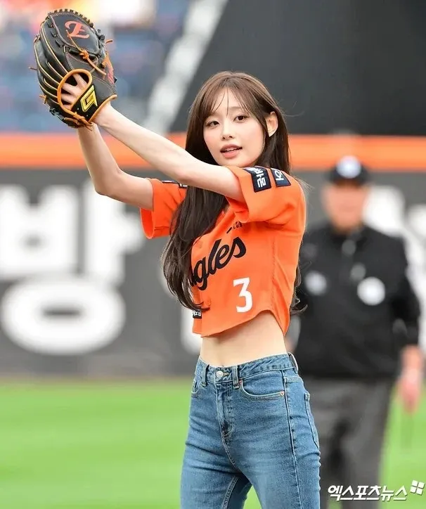 A moment captured by Chuu's fan