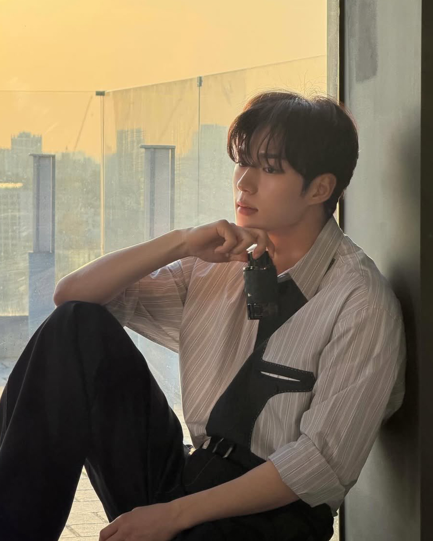 Behind-the-scenes cut of Kim Junseo (ALPHA DRIVE ONE)