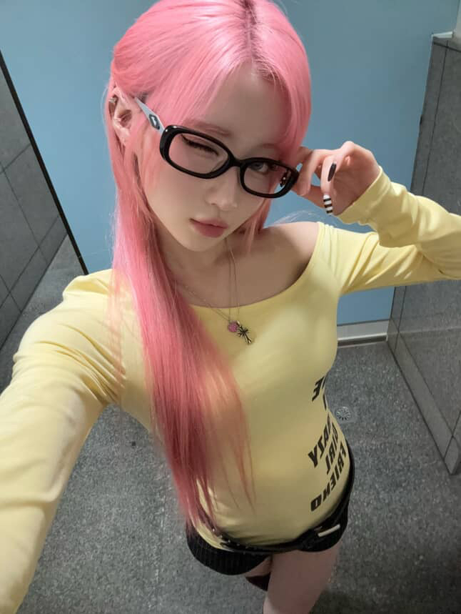 Behind-the-scenes cut of Asa (BABYMONSTER)