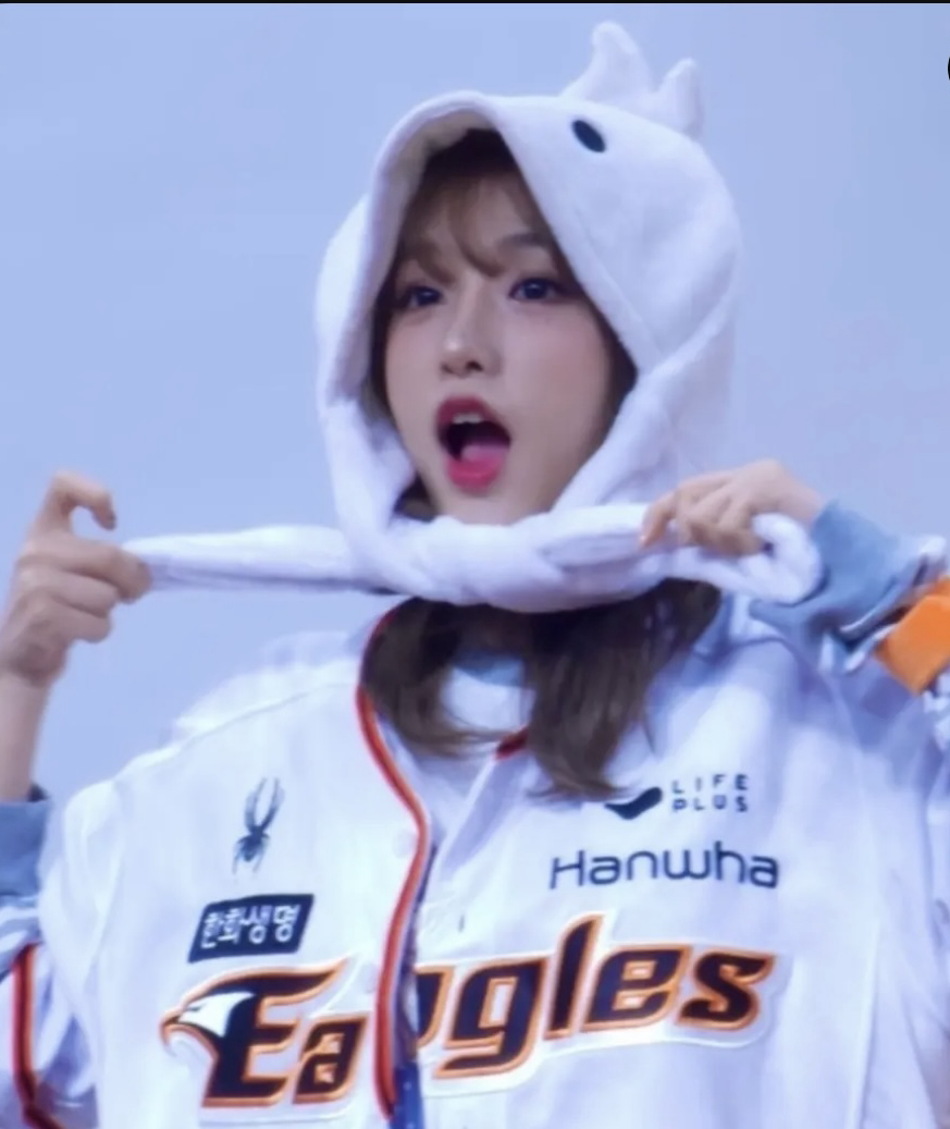 Latest photo of Choi Yena