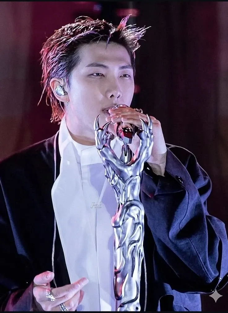 RM (방탄소년단)의 최신 사진