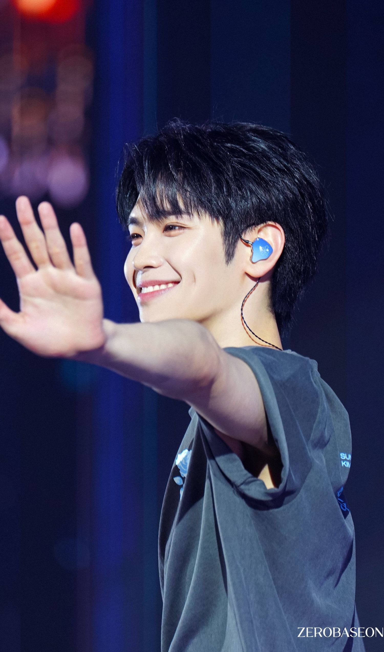 Fandom-recommended wallpaper image of Kim Taerae (ZEROBASEONE)