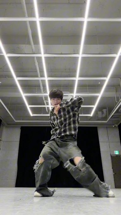 A moment captured by Hanbin (TEMPEST)'s fan