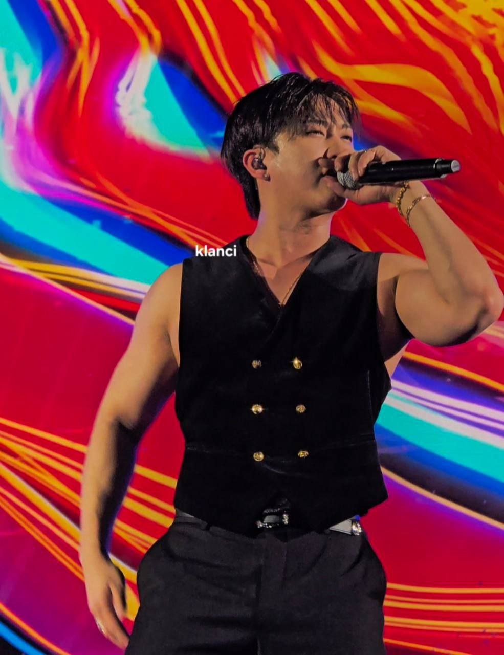 A moment captured by Changbin (Stray Kids)'s fan