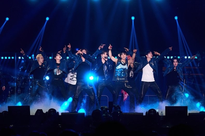 Foto aktivitas terbaru TREASURE