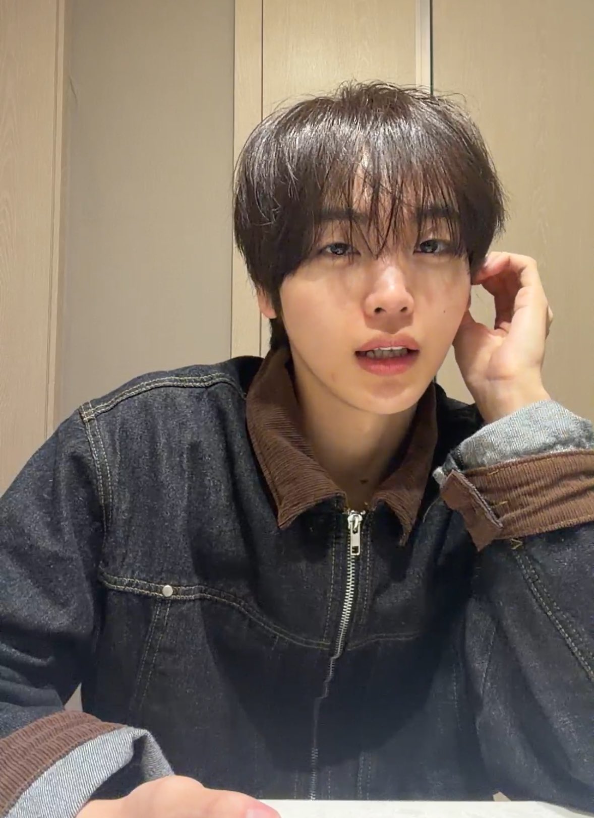 Recent activity shot of Hyeongjun (CRAVITY)