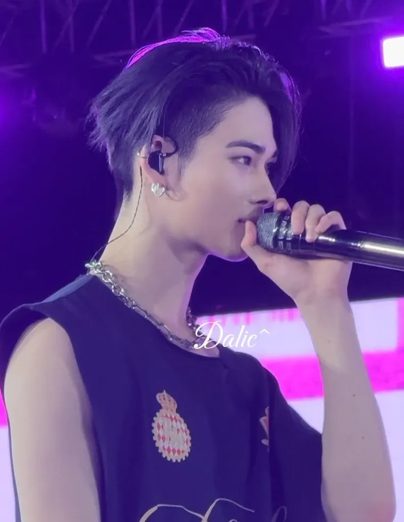 Latest photo of NI-KI (ENHYPEN)